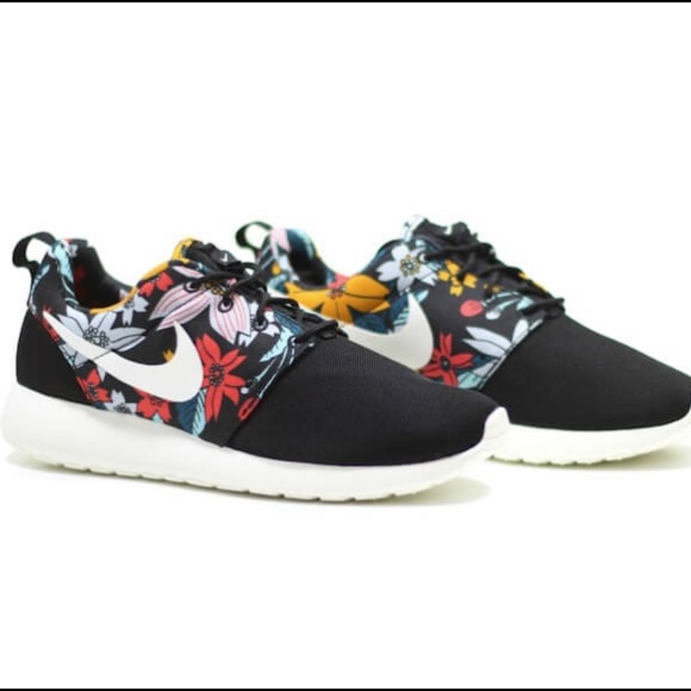 Nike Hawaiian Print Roshe